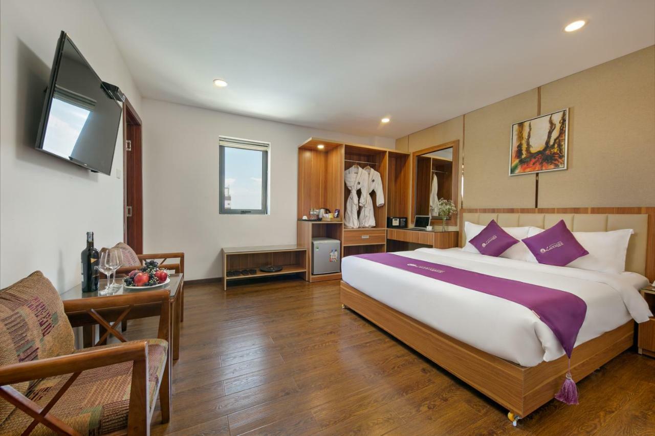 Lavender Riverside Hotel Da Nang Exterior photo